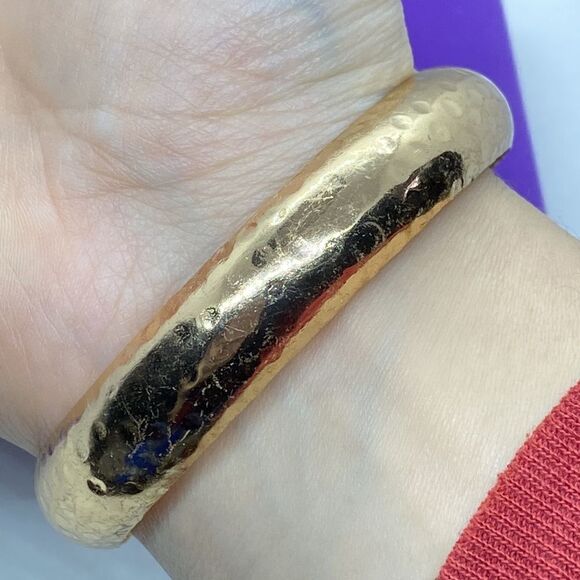 💛 Gold Tone Vintage Bangle - Picture 4 of 5